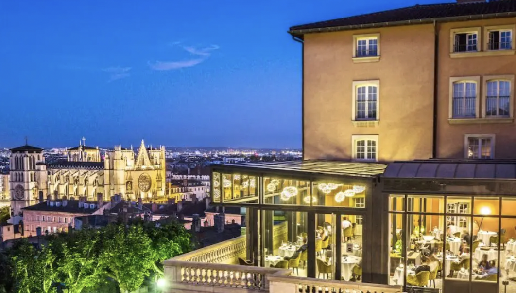 Le Groupe  lyonnais Arteloge Hôtels & Restaurant annonce la vente de son fleuron, la Villa Florentine 5*, au groupe… lyonnais Beauvallon Collection.