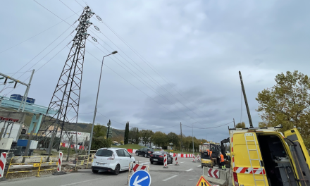 De nouveaux feux tricolores en cours d’installation sur la rive gauche du Rhône à hauteur du barrage de Reventin-Vaugris