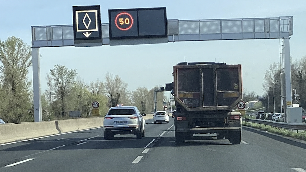 «  Régulation  dynamique » sur l’Autoroute A7 à partir du mercredi 8 octobre, 7 h : la vitesse pourra être abaissée jusqu’à 50 km/heure entre le nœud de Ternay et Feyzin…