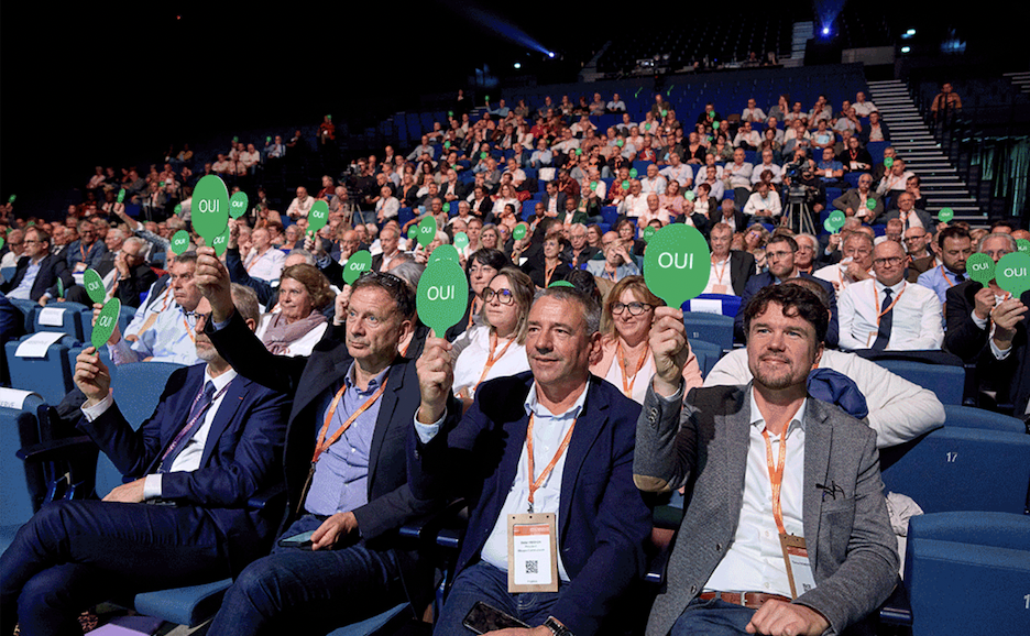 Les élus locaux  appellent les responsables politiques nationaux « à trouver la voie du compromis »