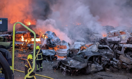 Auvergne-Rhône-Alpes : 500 voitures partent en fumée dans une casse automobile !