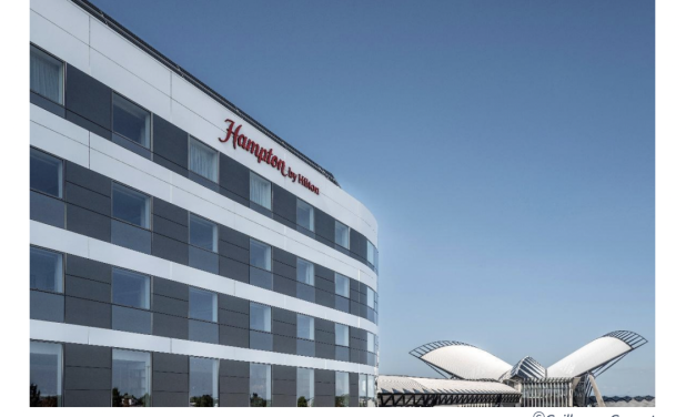 Un nouvel hôtel de 120 chambres vient d’être livré au sein même de l’aéroport de Lyon-Saint Exupéry : il est signé Hampton by Hilton