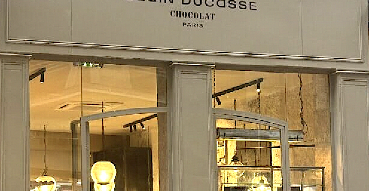 Le chef multi-étoilé Alain Ducasse ouvre une chocolaterie rue de Brest à Lyon