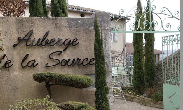 La municipalité de Tupin-et-Semons rachète « l’Auberge de la Source » pour en faire un « Point multi-services » assorti d’un bistrot-auberge de terroir…