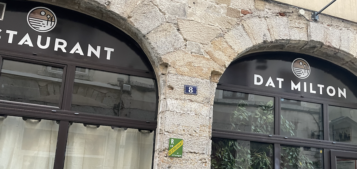 Adrien Rubagotti tête de liste RN se saisit des attaques perpétrées contre le restaurant Dat Milton à Vienne pour intervenir sur le terrain de la sécurité