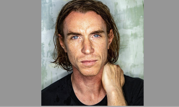 Le chanteur compositeur  français Ben Mazué sera sur la scène du Théâtre Antique de Vienne le 17 juillet