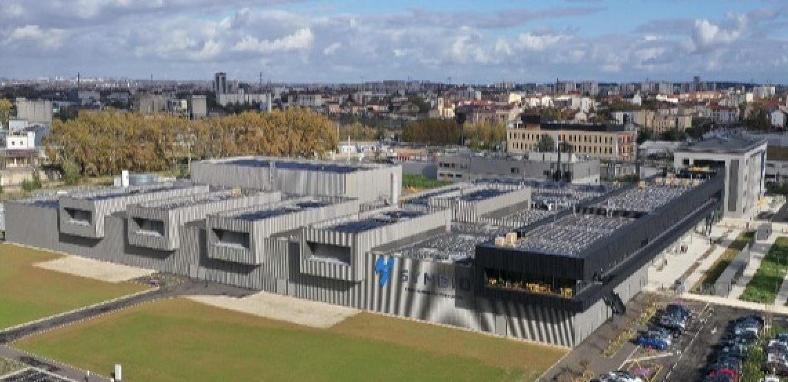 Hydrogène : elle est pourtant flambant neuve, mais Symbio s’apprête à supprimer 350 postes dans son usine de St-Fons