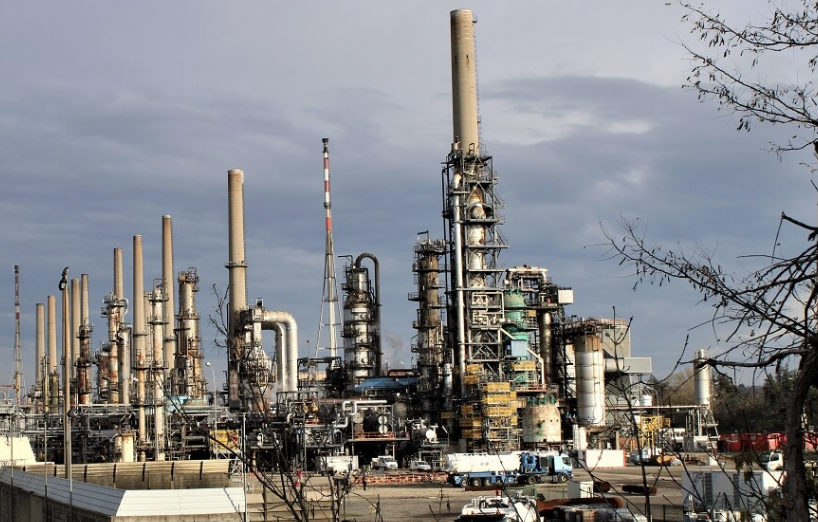 Enfin ! Les entreprises  qui rejettent des PFAS dans la vallée lyonnaise de la chimie vont pouvoir être taxées