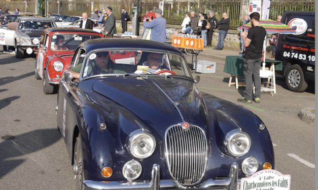 Le 9ème  Rallye de Charbonnières-les-Bains Classic fera halte  place de Miremont à Vienne le 6 mars