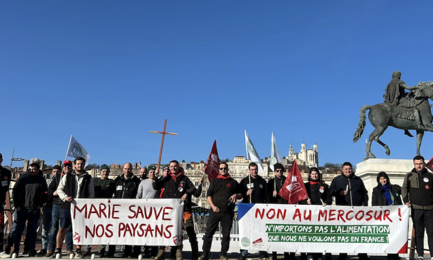 Après le blocage de la M7, les agriculteurs en colère  ont bloqué aujourd’hui plusieurs secteurs à Lyon : la préfecture, l’Anses, la Dreal…