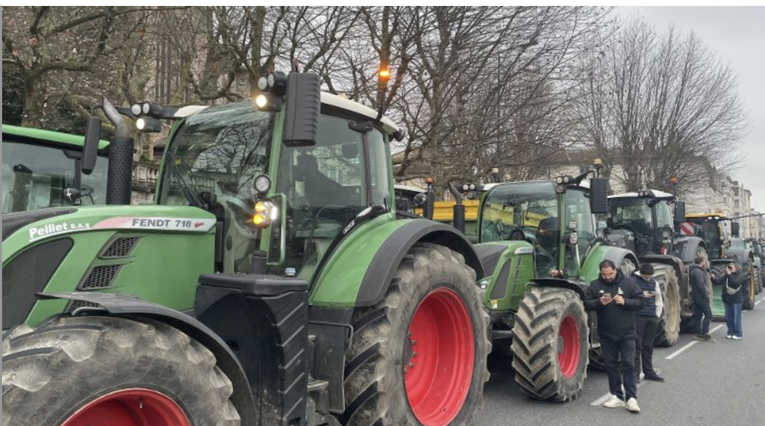 Après Vienne le 23 décembre dernier, les agriculteurs en colère annoncent le blocage du péage de l’A7 à Reventin-Vaugris lundi 5 janvier