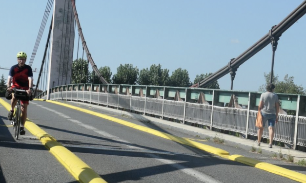 Pont de Condrieu : les travaux ont repris pour soulager le système de suspension de l’ouvrage