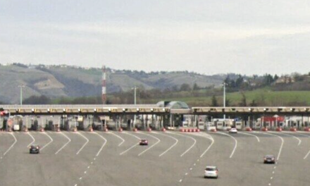 La voiture pilotée par un conducteur de 90 ans percute une pile de béton au péage de l’A7  à Reventin-Vaugris : tué sur le coup