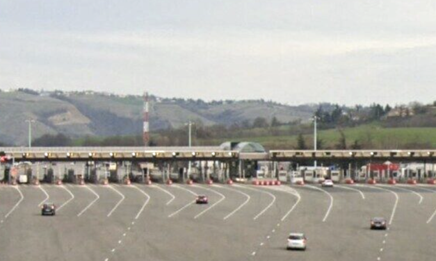 La voiture pilotée par un conducteur de 90 ans percute une pile de béton au péage de l’A7  à Reventin-Vaugris : tué sur le coup