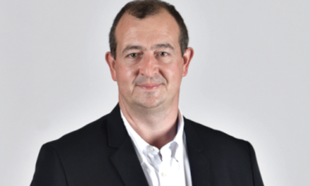 Chasse-sur-Rhône, municipales, mars 2026-Christophe Bouvier indigné : des tags nazis sur une affiche de campagne