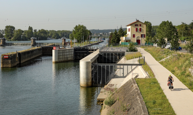Sur 700 km, elle mène du Luxembourg à Lyon : « la Voie Bleue » élue véloroute européenne de l’année 2026