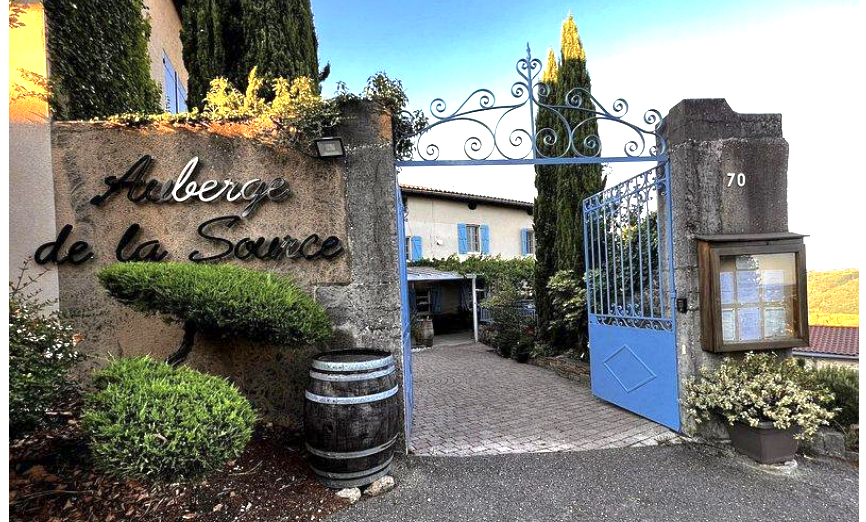 La mairie de Tupin et Semons lance un appel à projet pour la transformation de l’Auberge de la Source en un lieu multi-services avec bistrot-auberge