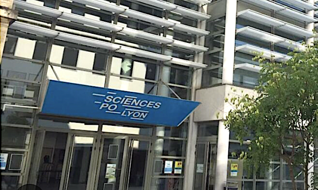 Qui est Quentin, le jeune Viennois « dans un état désespéré » après avoir reçu plusieurs coups de couteau en marge d’un meeting à Lyon ?