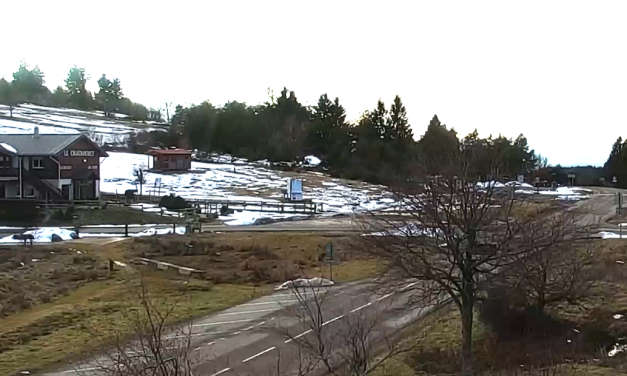 Quasiment plus de neige dans le Pilat : on ne pourra malheureusement pas skier pendant les vacances de février, à moins que…