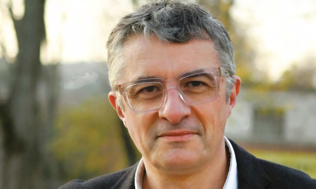 Après sa lourde défaite dimanche, Erwann Binet se retire de la vie politique viennoise