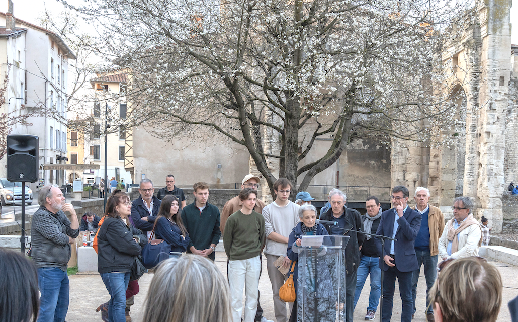 A destination des Viennois et des visiteurs : des « Instants de poésie » désormais proposés  au Jardin de Cybèle et au Jardin de Ville…