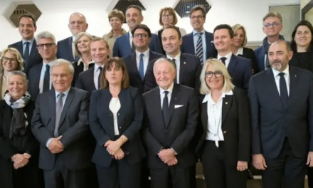 La présidence de la Métropole de Lyon passe des Ecologistes à LR : Véronique Sarcelli accède à la présidence