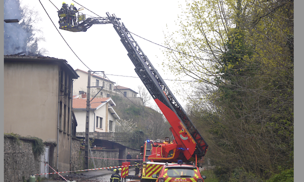 Une personne âgée décède dans un incendie ce matin à Vienne : la Montée Saint-Marcel coupée