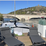 Un couple se lance dans l’aventure : bientôt, deux péniches avec chambres à louer à Sainte-Colombe…