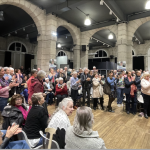 Municipales, mars 2026-Erwann Binet devant 400 personnes à la salle-des-fêtes : « le temps est venu pour l’alternance à Vienne »