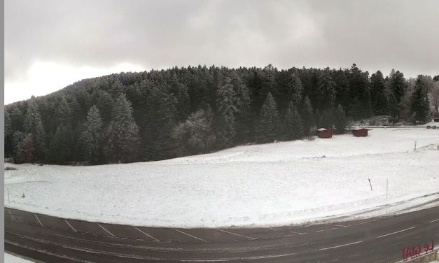 Quelques centimètres de neige sont tombés sur le Pilat, mais pas (encore ?) de quoi skier…