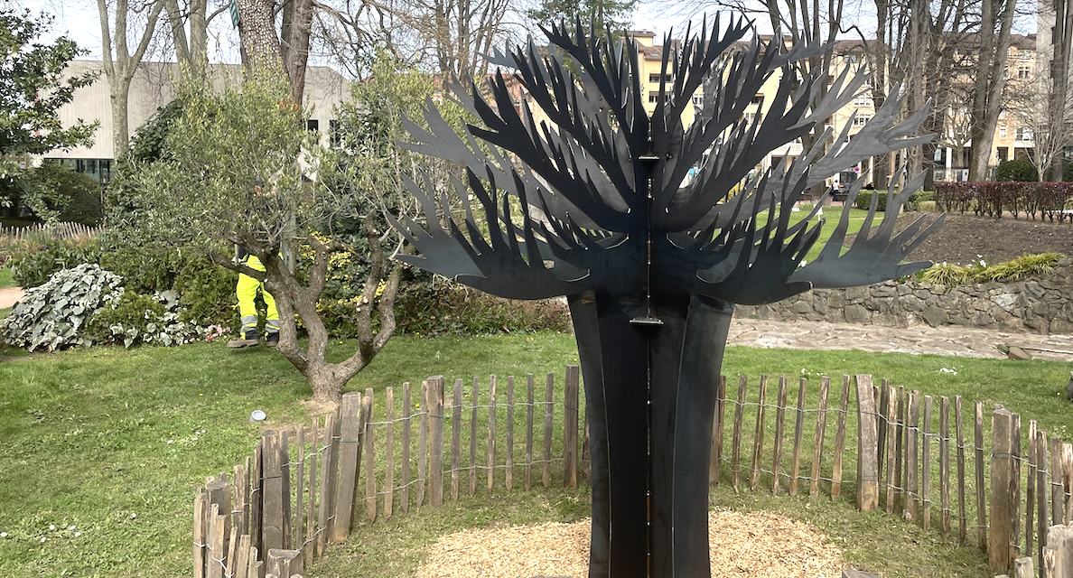 8 mars-L’arbre, symbole fort de la Journée des droits des femmes à Vienne