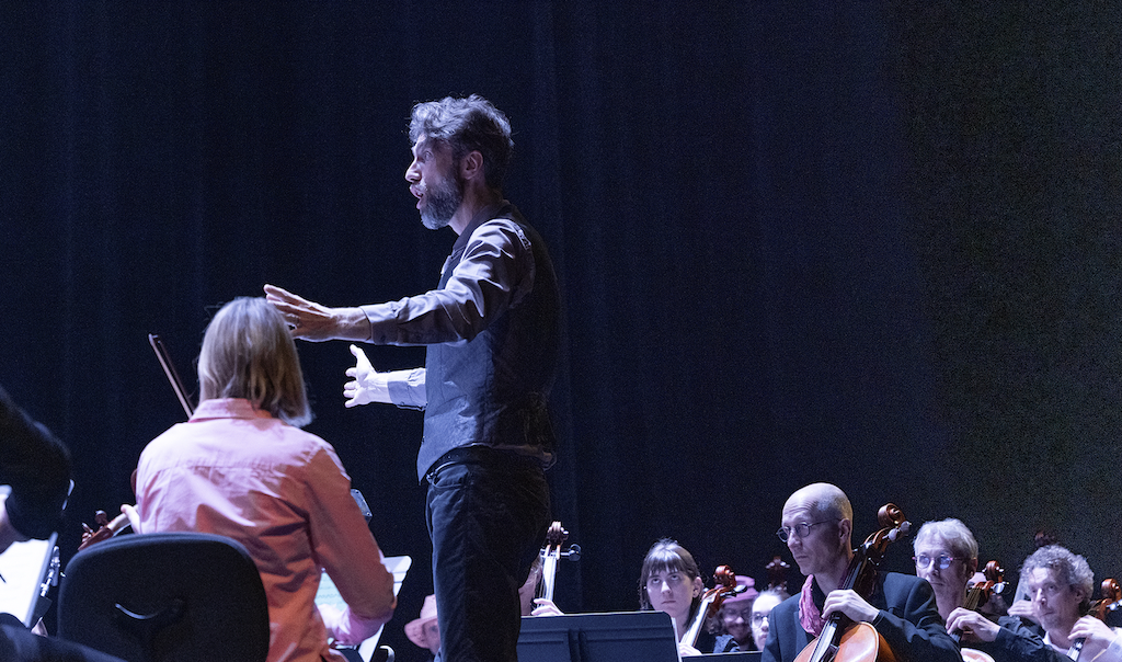 Le dimanche de Pâques :  un millier de personnes pour apprécier les deux concerts du  Nouvel Orchestre de Vienne au Manège, « All about Love »…