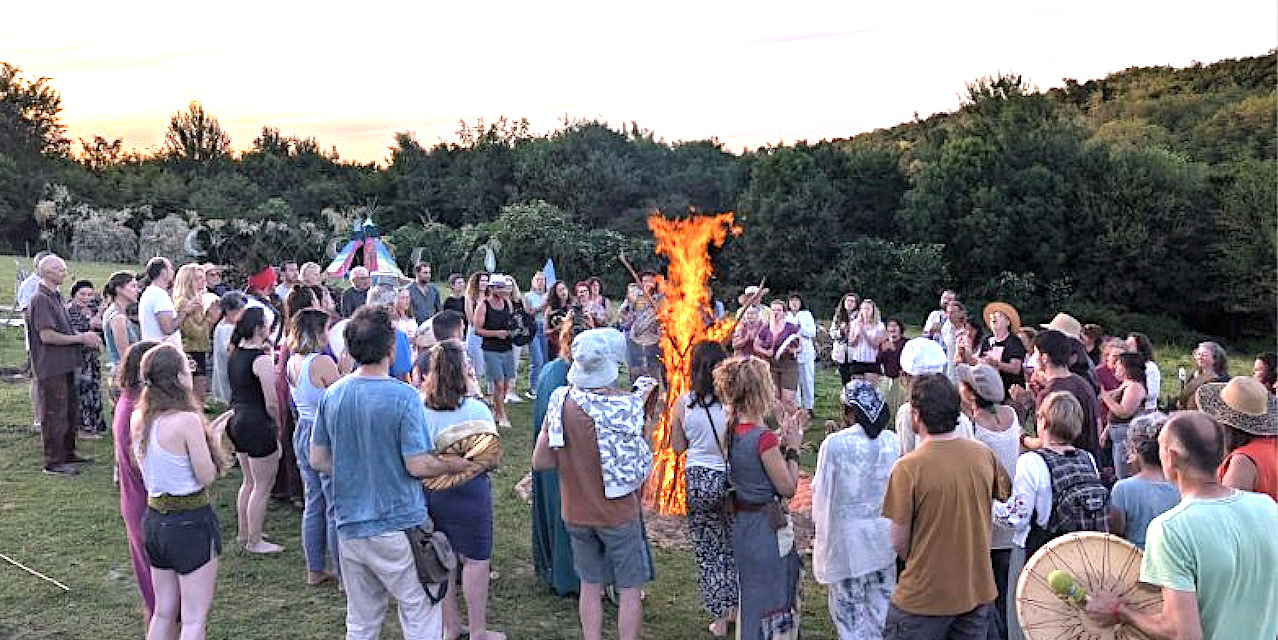 Il a attiré ce week-end 130 personnes : le 1er festival de chamanisme de la région viennoise pourrait bien devenir pérenne