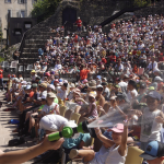 Jazz à Vienne-Création Jeune Public de Vincent Peirani au théâtre antique : conte initiatique, accordéon, chœurs et brumisateurs…