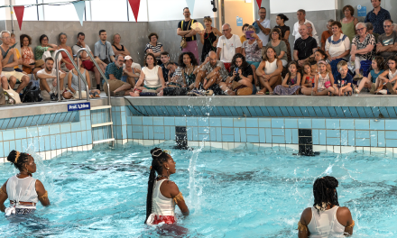 Jazz à Vienne-Le 1er super-dimanche marqué par des percussions rafraîchissantes à la piscine, un faux orchestre  et un final électronique…