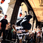 De retour après de nombreuses années d’absence : la danse hip-hop retrouve grâce sur le parvis de l’Opéra de Lyon