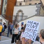 Lyhanna : un nouveau rassemblement  hier lundi devant le tribunal de Vienne, un rendez-vous  hebdomadaire  destiné à perdurer…