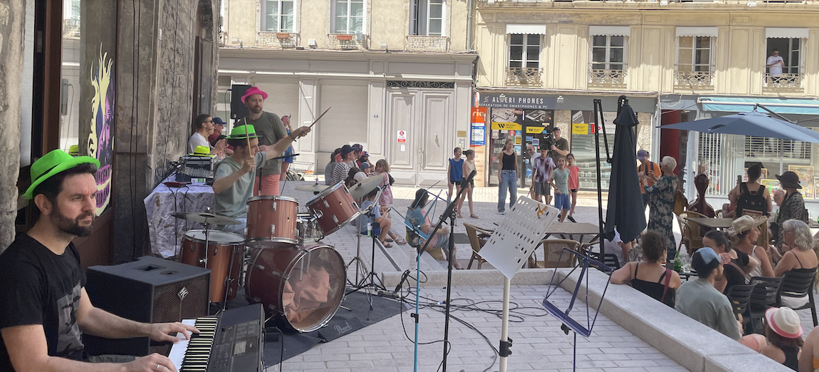 « La Guinguette de l’été » dans le Centre ancien de Vienne : moins de public qu’espéré du fait la canicule, mais une fête réussie