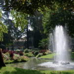 La canicule perdurant, la Ville de Vienne rappelle l’ouverture des « lieux de fraicheur ». Le Jardin de Ville toujours ouvert le soir