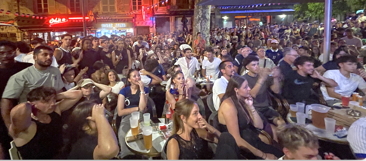 Coupe du monde-Un quart de finale très encadré sur une Fan Zone du cours Brillier à Vienne  archi-bondée