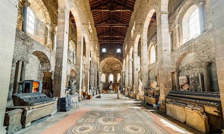 L’église Saint-Pierre à Vienne est l’une des plus anciennes églises de France : l’un  de ses murs date du …4ème siècle