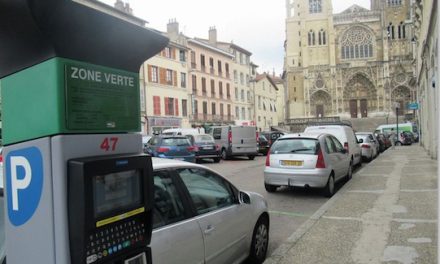 Stationnement gratuit sur les places vertes en août à Vienne, mais les places rouges restent payantes
