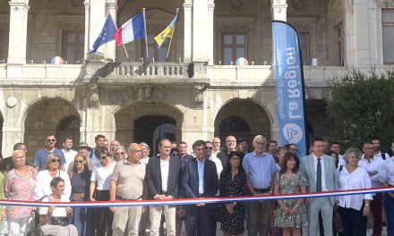 Après sept mois de travaux, la nouvelle place de l’hôtel-de-ville de Vienne, inaugurée