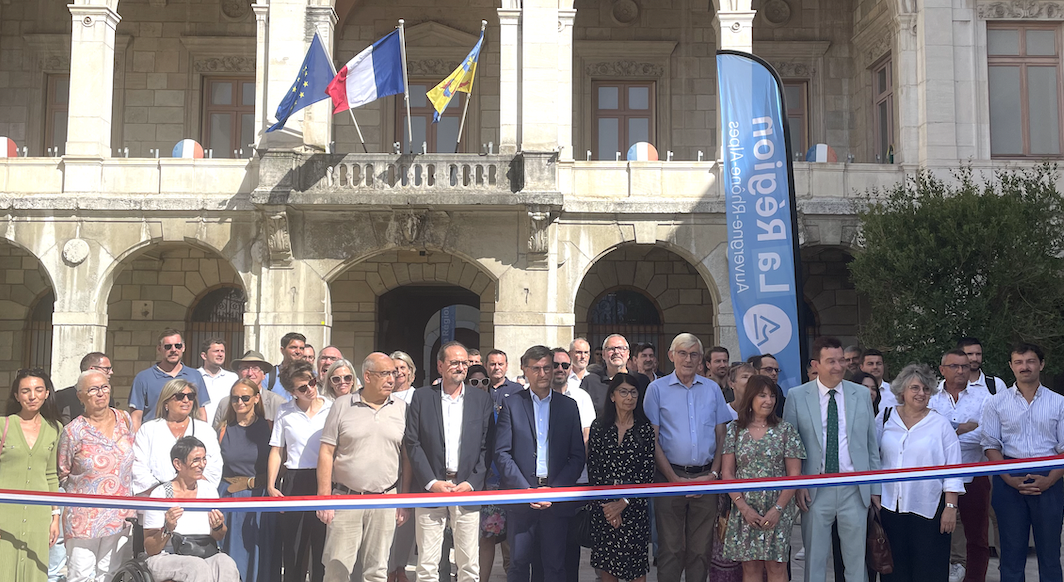 Après sept mois de travaux, la nouvelle place de l’hôtel-de-ville de Vienne, inaugurée