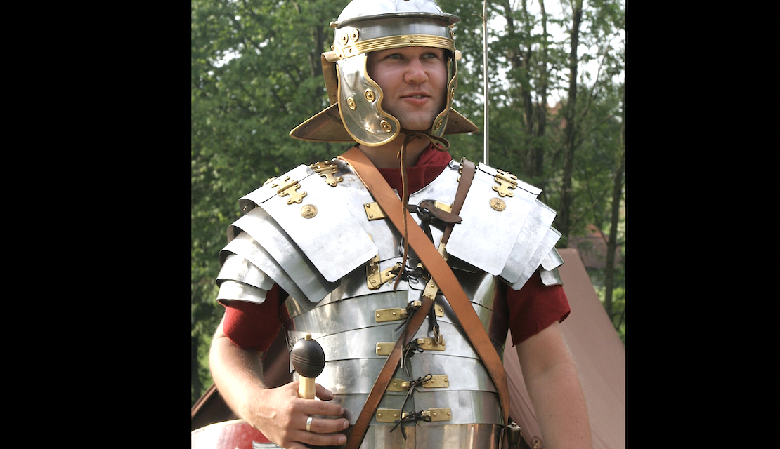 La « Lorica segmentata », une cuirasse romaine unique découverte en 2017 à Ste-Colombe exposée à partir de décembre au musée de St-Romain-en-Gal