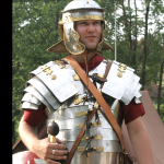 La « Lorica segmentata », une cuirasse romaine unique découverte en 2017 à Ste-Colombe exposée à partir de décembre au musée de St-Romain-en-Gal