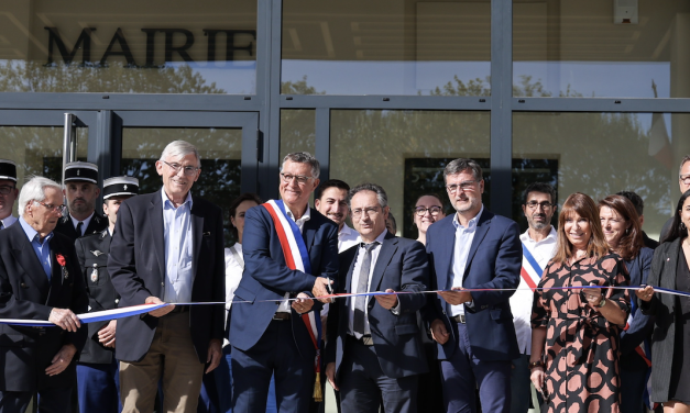 Un investissement de 2,4 millions d’euros : inauguration de la mairie d’Estrablin rénovée et réhabilitée