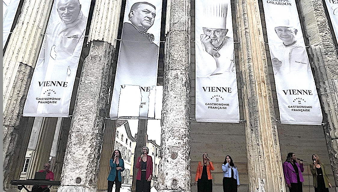 Retour sur « le Temple des chefs » avec la chanson créée spécialement pour l’occasion par le Chœur viennois des Livi’zz