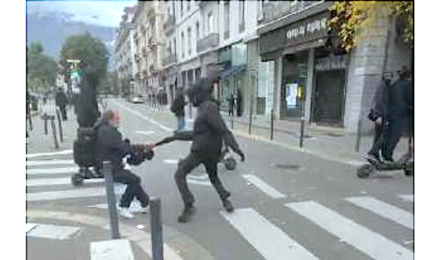 Un journaliste de Place Gre&rsquo;net agressé pour avoir filmé des casseurs à Grenoble : la rédaction dénonce une atteinte à la liberté d&rsquo;informer