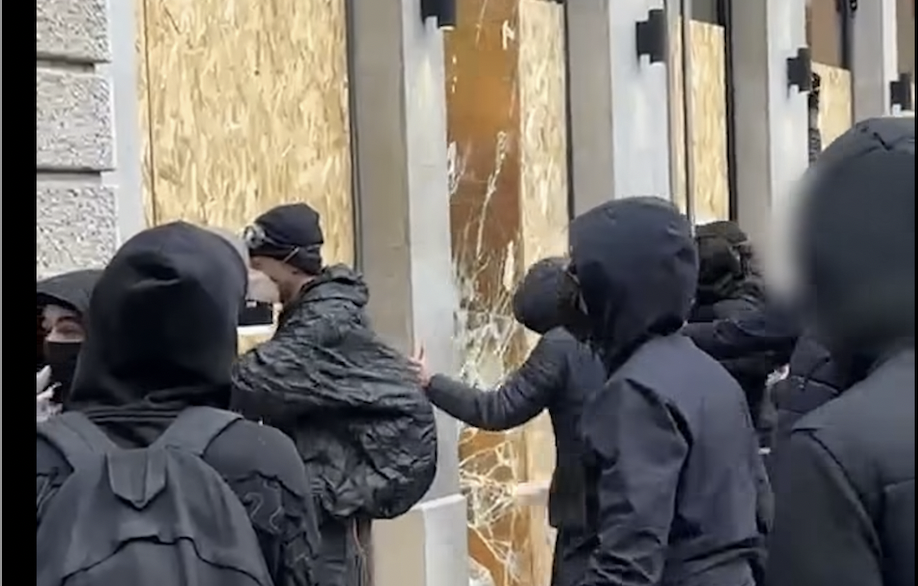 Le préfet du Rhône annonce un 2ème jour de couvre-feu  à Lyon et continue d’interdire attroupements et manifestations